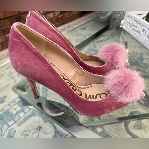 SAM EDELMAN 'Haroldson' Fur Pompom Velvet Pumps in Rose Pink